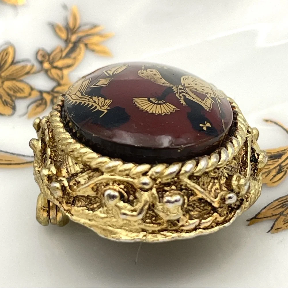 Vintage Victorian Revival Courting Couple Red Glass Cameo Brooch Gold Tone